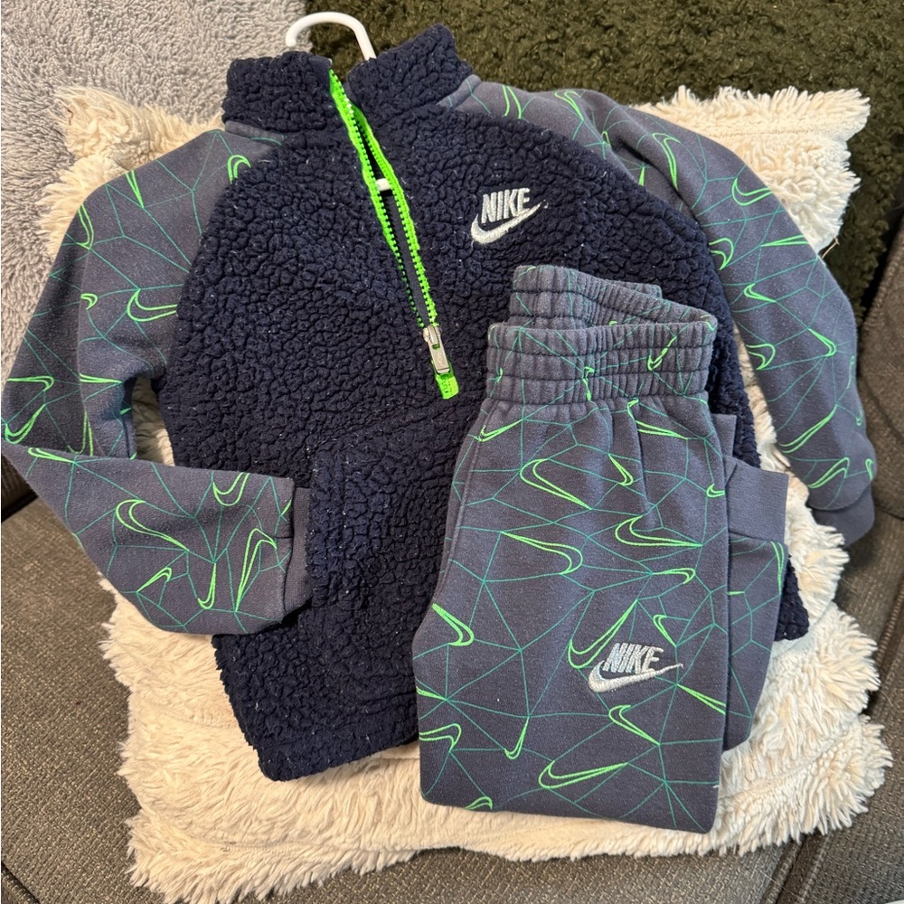 Nike Toddler Navy and Green Tracksuit Warm